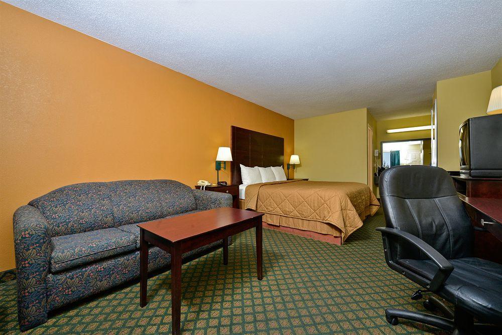 Super 8 By Wyndham Universal City Exterior foto