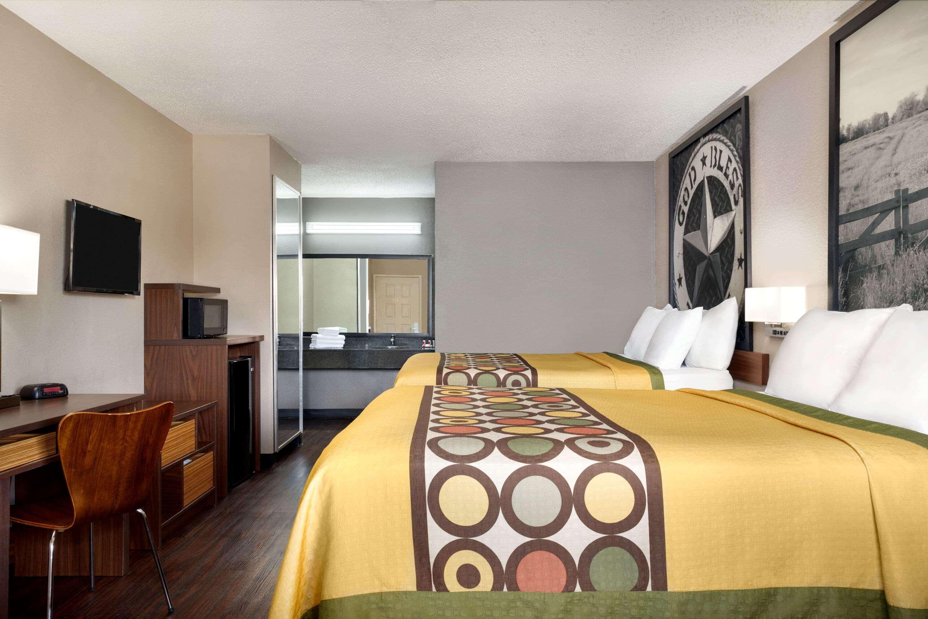 Super 8 By Wyndham Universal City Exterior foto