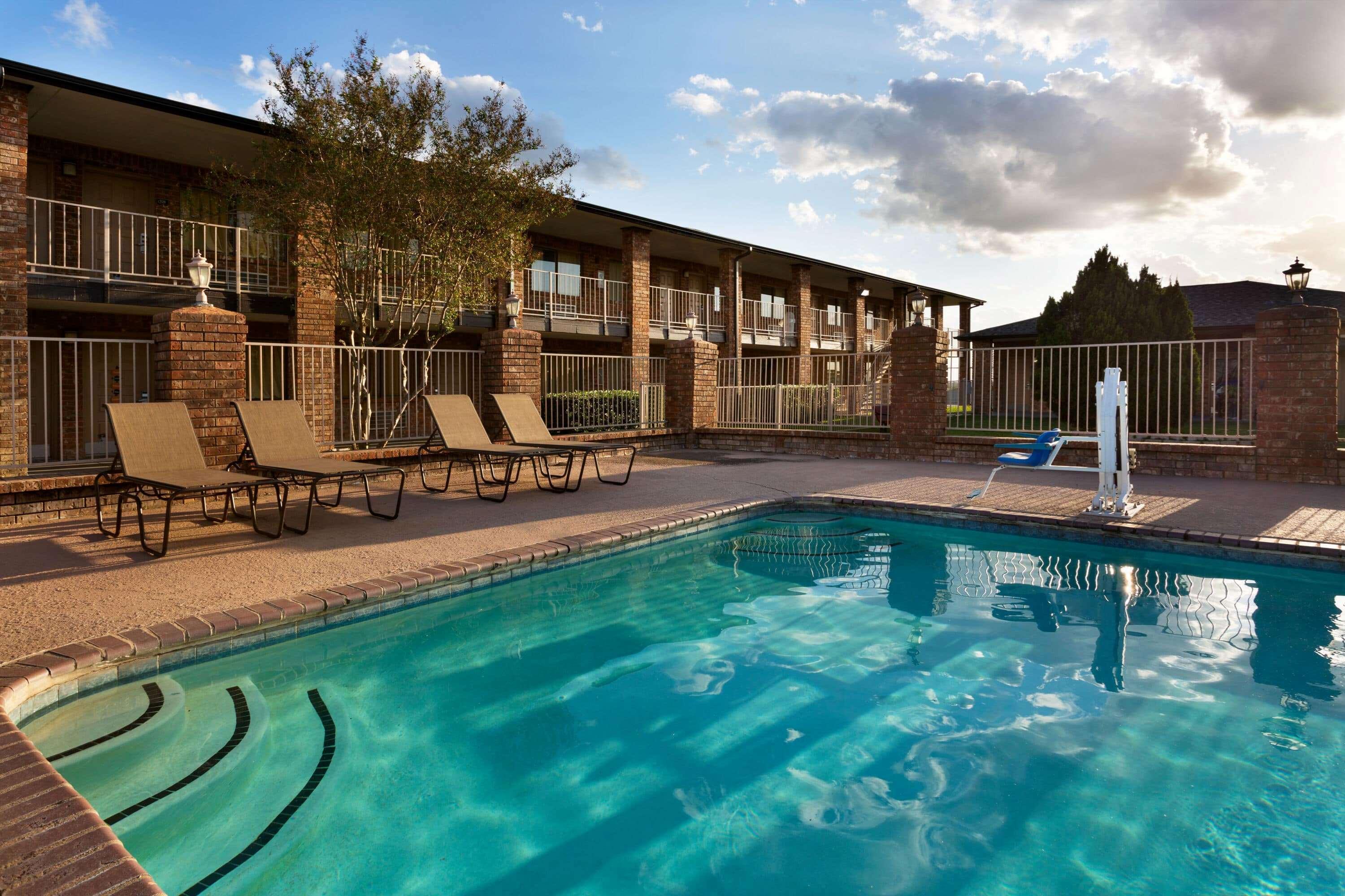 Super 8 By Wyndham Universal City Exterior foto