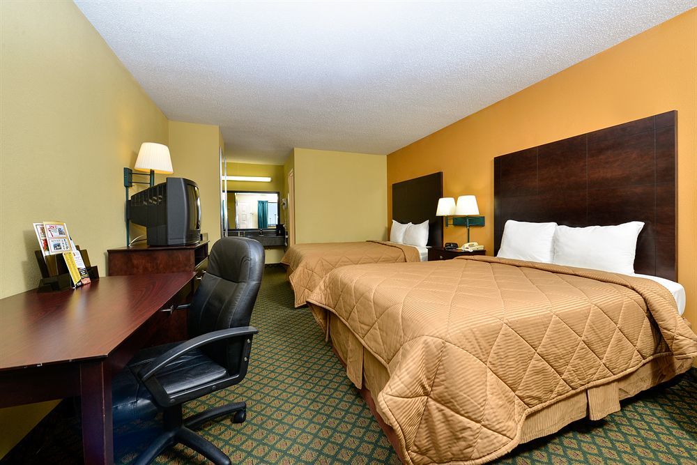 Super 8 By Wyndham Universal City Exterior foto