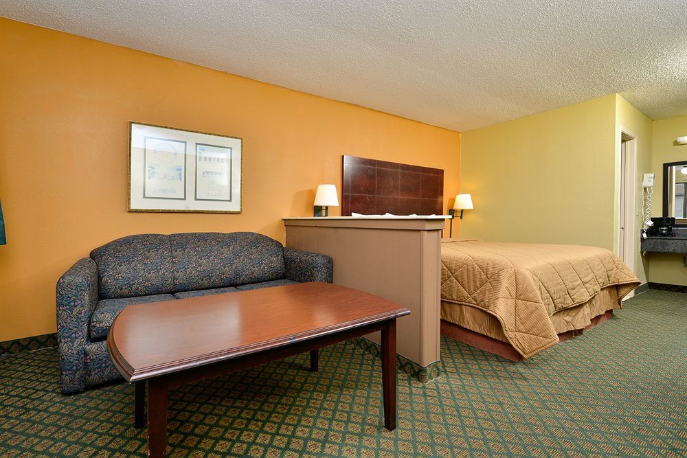 Super 8 By Wyndham Universal City Exterior foto