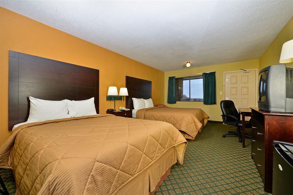 Super 8 By Wyndham Universal City Exterior foto