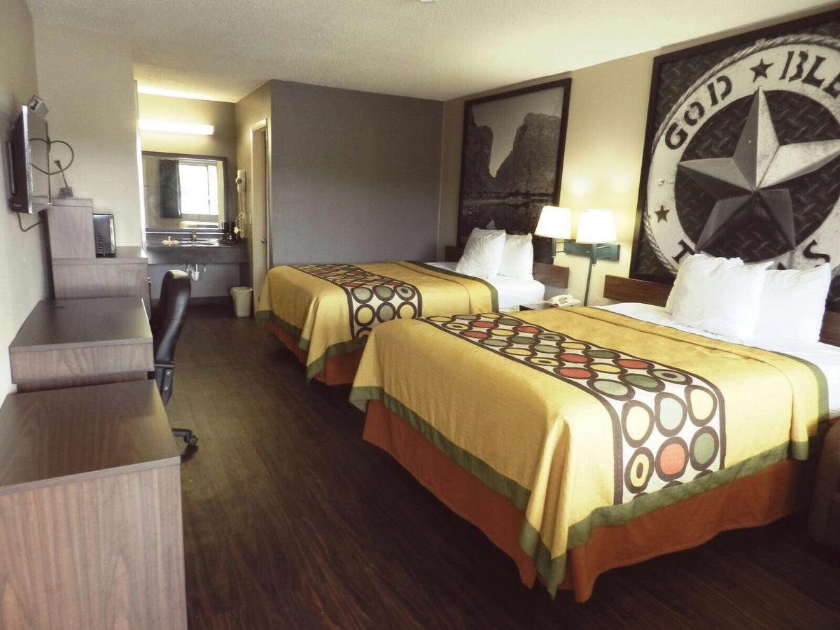 Super 8 By Wyndham Universal City Exterior foto
