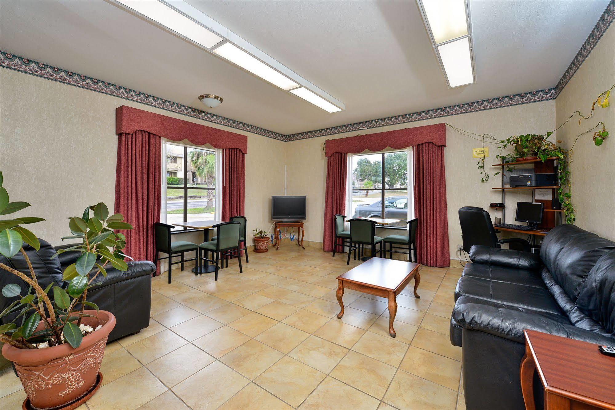Super 8 By Wyndham Universal City Exterior foto
